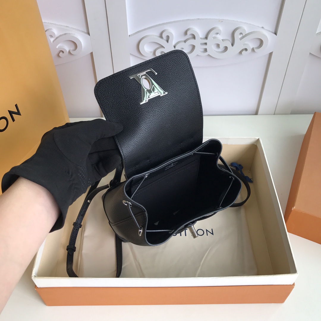 l0vis Vvtt0n mini lockme backpack calfskin leather black m54573 16 x 19.4 x 10 cm