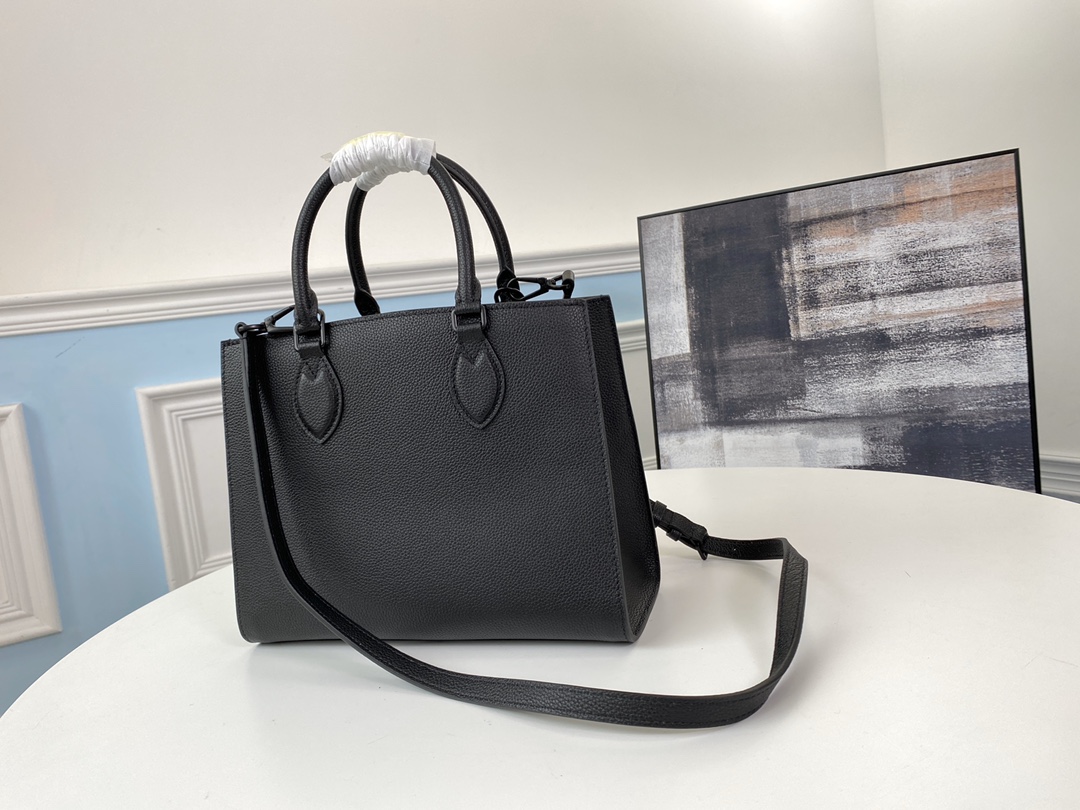 l0vis Vvtt0n lockme tote pm soft grained calfskin leather black m55845 27.5 x 22 x 12 cm