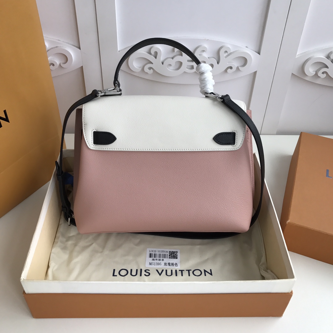 l0vis Vvtt0n lockme ever mm soft grained calfskin leather pink and white m56094 33.5 x 21.5 x 14.5 cm