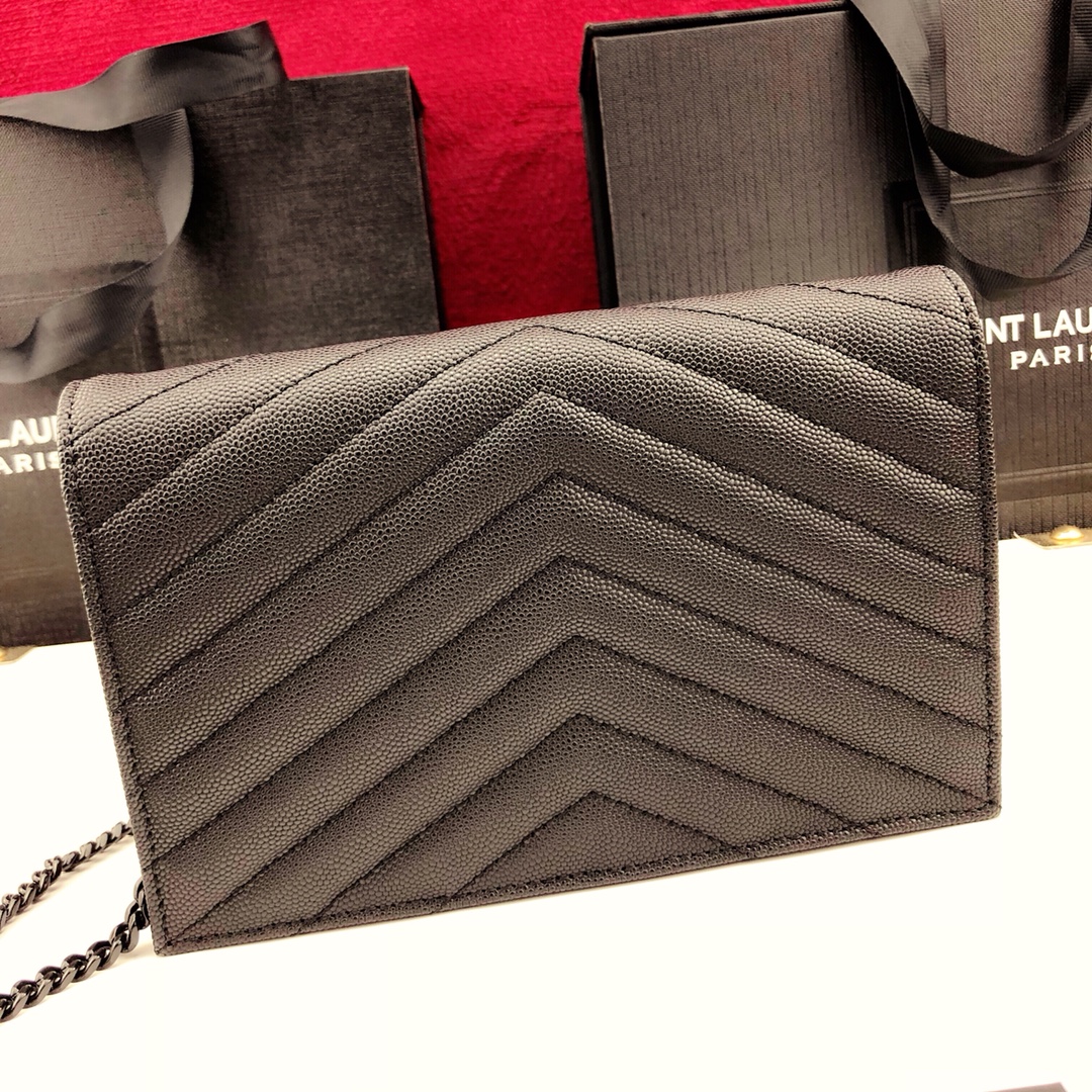 Y51 envelope chain wallet in grain de poudre embossed leather black metal black 393953 19 x 11.5 x 4 cm