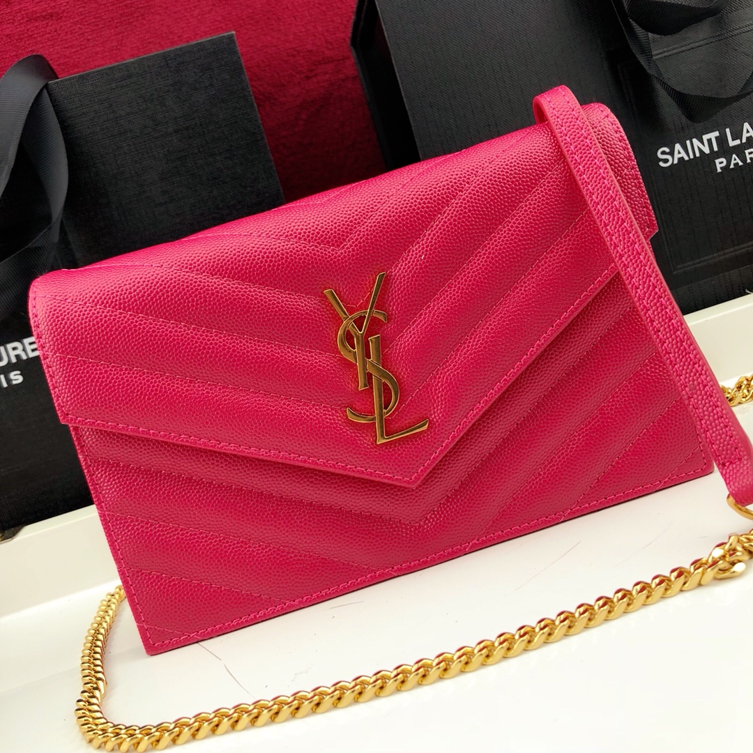 Y51 envelope chain wallet in grain de poudre embossed leather dark pink 393953 19 x 11.5 x 4 cm