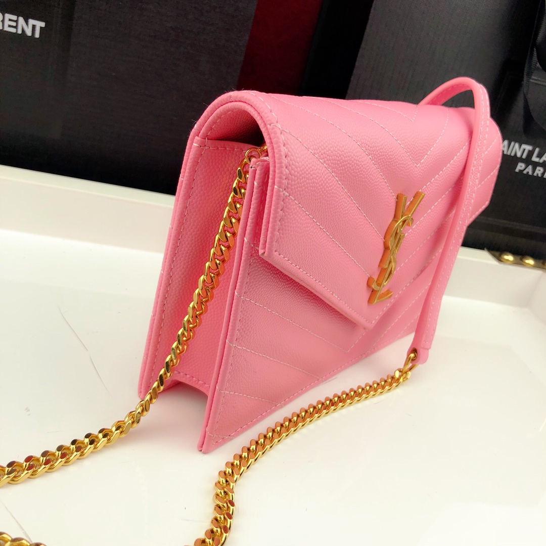 Y51 envelope chain wallet in grain de poudre embossed leather light pink 393953 19 x 11.5 x 4 cm