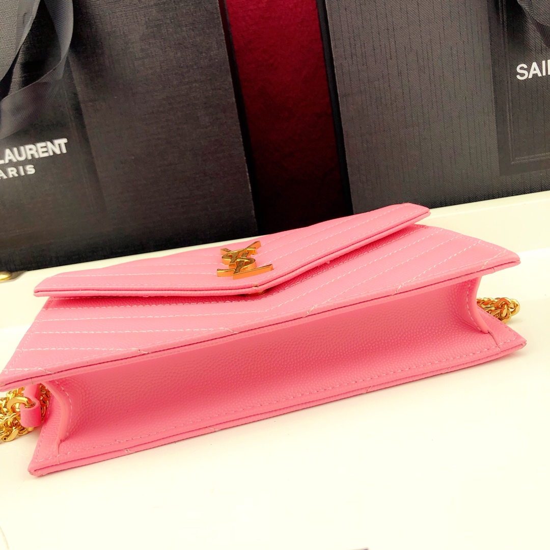 Y51 envelope chain wallet in grain de poudre embossed leather light pink 393953 19 x 11.5 x 4 cm