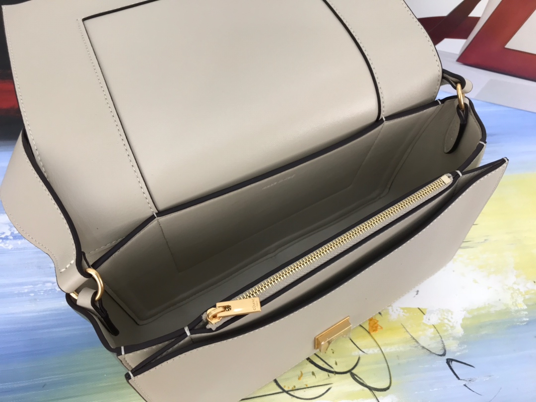 Ce1i*e medium frame bag in shiny smooth calfskin light beige and grey 180263 25 x 17 x 8.5 cm