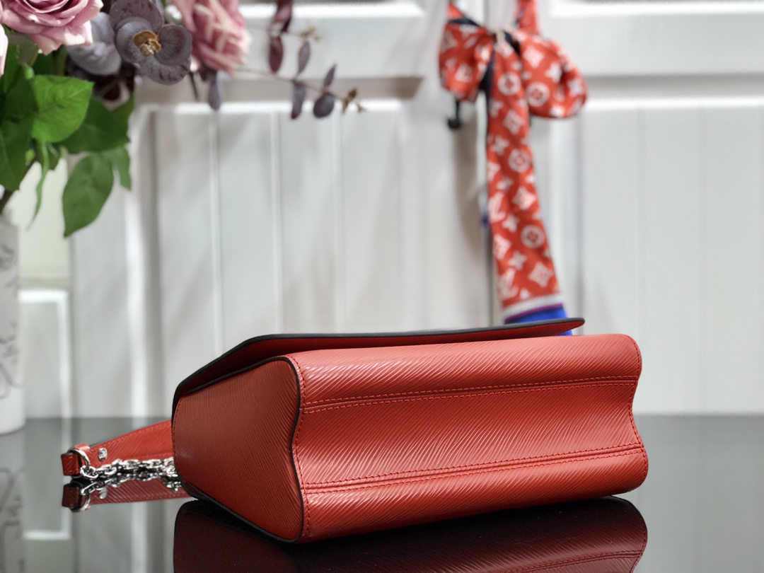 l0vis Vvtt0n twist mm epi cowhide leather red m55411 23 x 17 x 9.5 cm