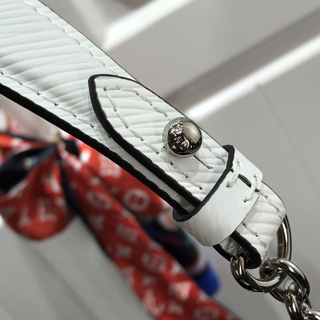 l0vis Vvtt0n twist pm epi cowhide leather white m55531 19 x 15 x 9 cm