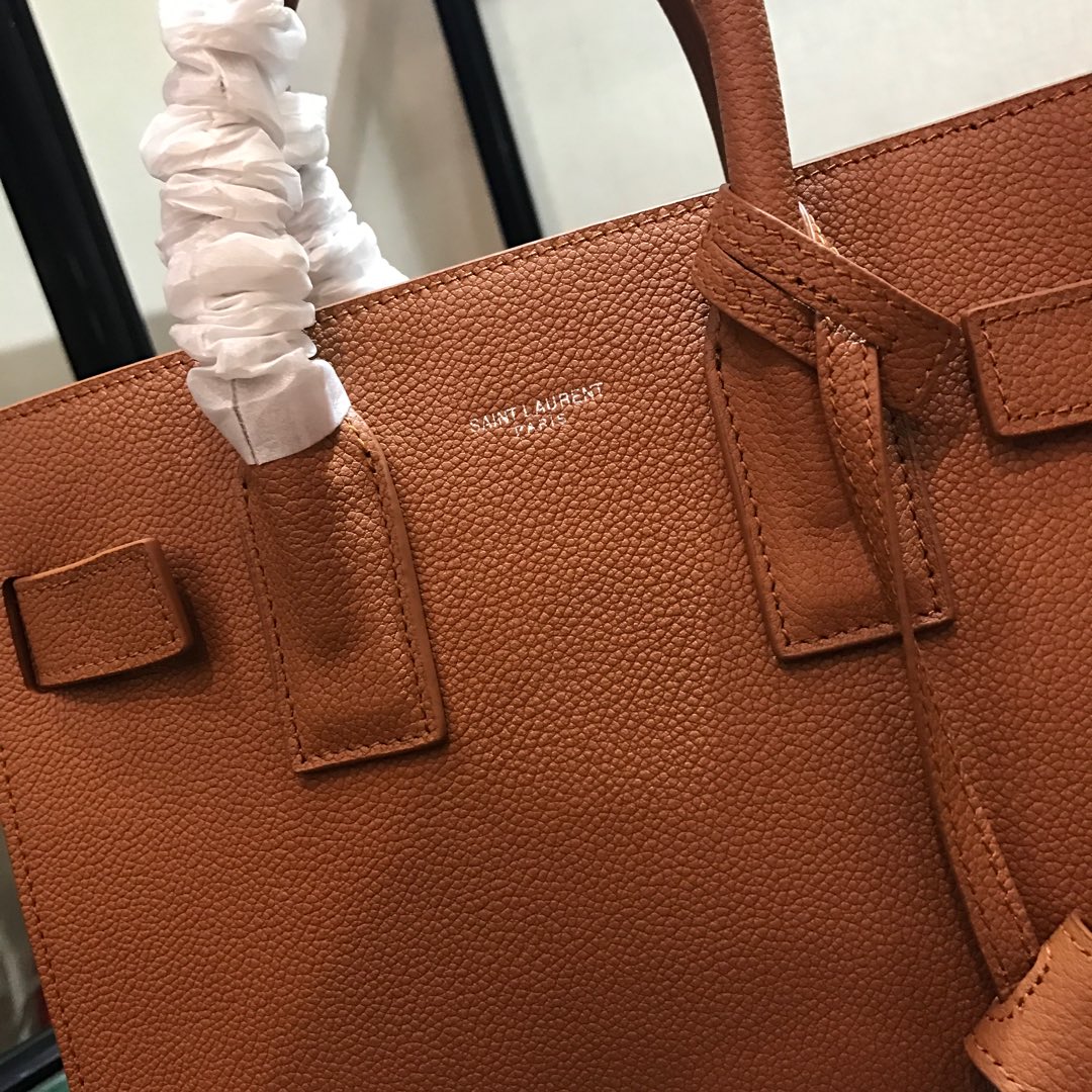 Y51 baby classic sac de jour in grained leather  blrown 421863 26 x 21 x 13 cm