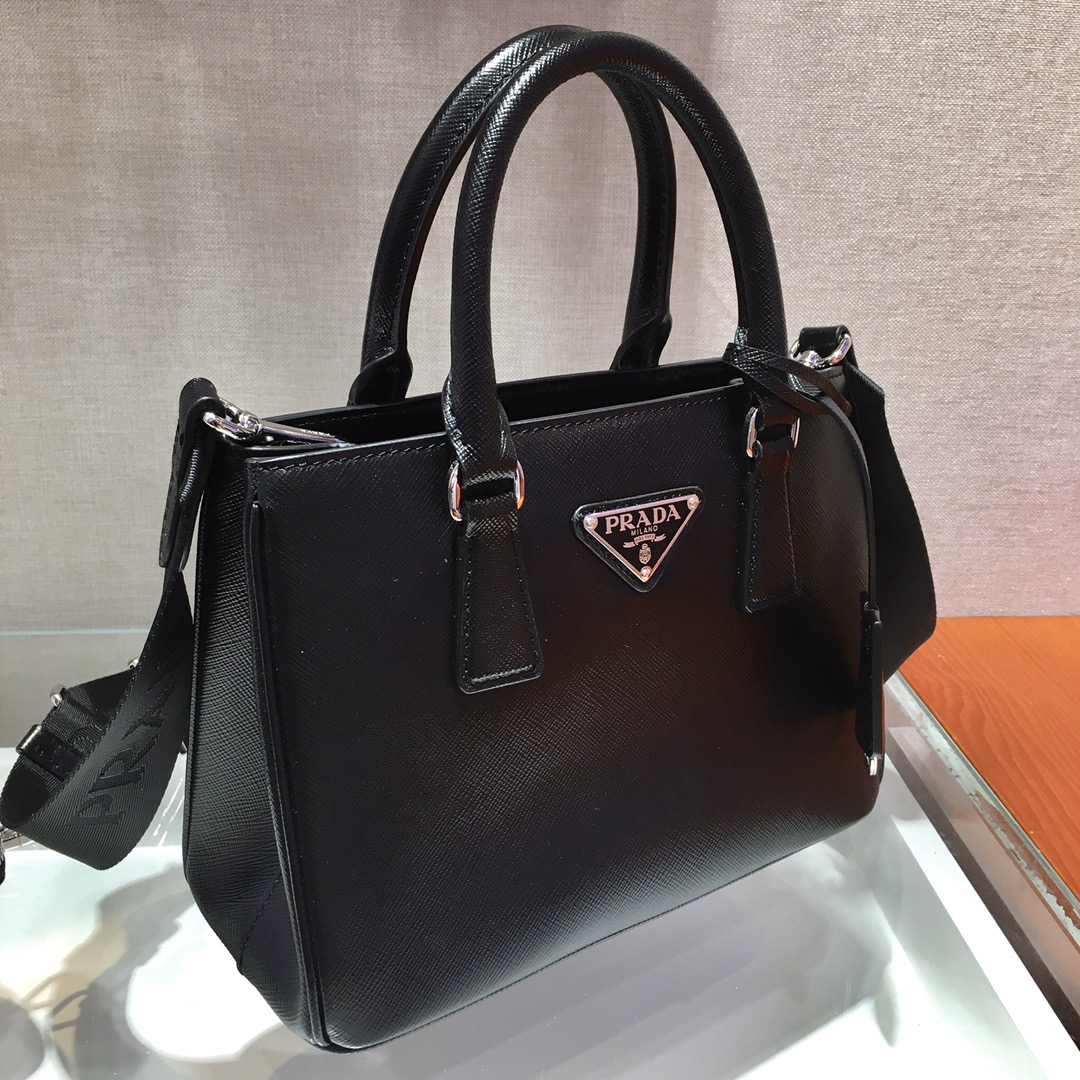 Pra*a mini galleria saffiano leather bag black 1ba296 23 x 16.5 x 10 cm