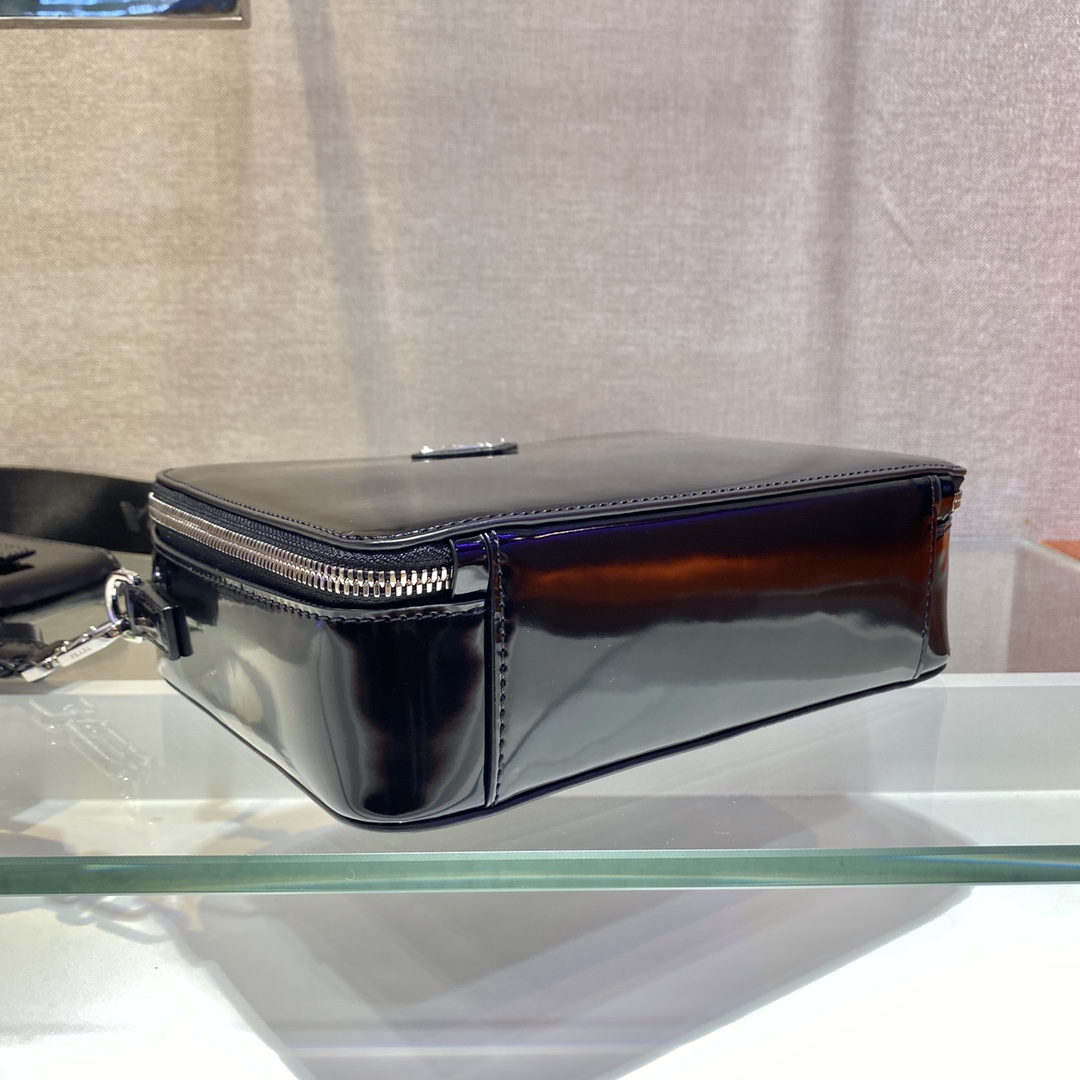 Pra*a brique saffiano leather cross-body bag black 2vh069 22 x 16 x 6 cm