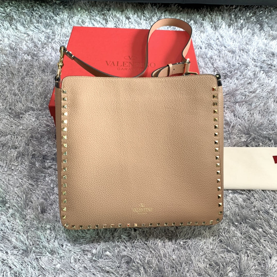 Va1e*ntin0 large garavani rockstud tote soft cowhide leather creme 50031 31 × 8 × 30 cm