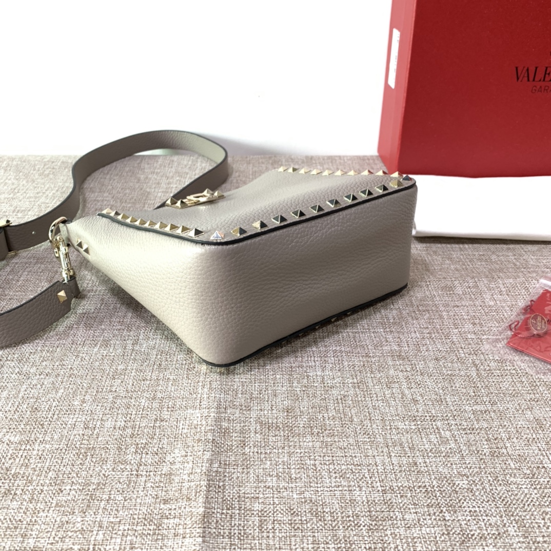 Va1e*ntin0 garavani small rockstud tote soft cowhide leather grey 50029 18.5 × 18.5 × 6.5 cm