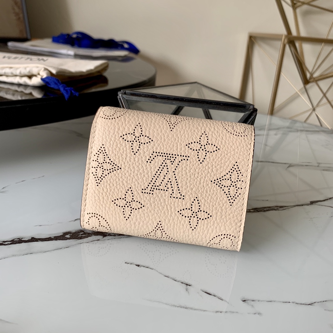 l0vis Vvtt0n iris xs wallet monogram perforations creme m69033 9.8 x 7.8 x 1 cm