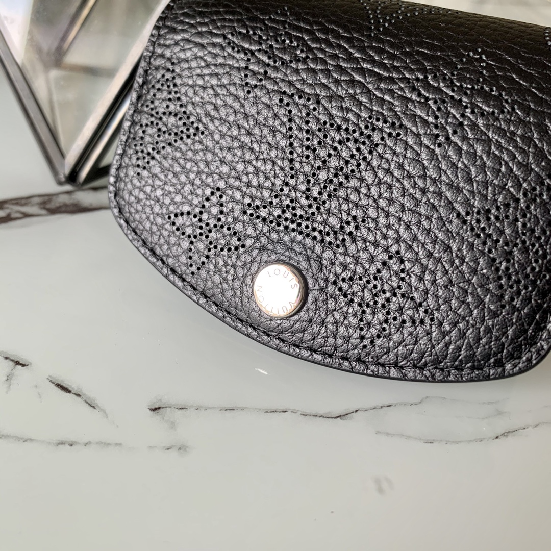 l0vis Vvtt0n iris xs wallet monogram perforations black m67498 9.8 x 7.8 x 1 cm