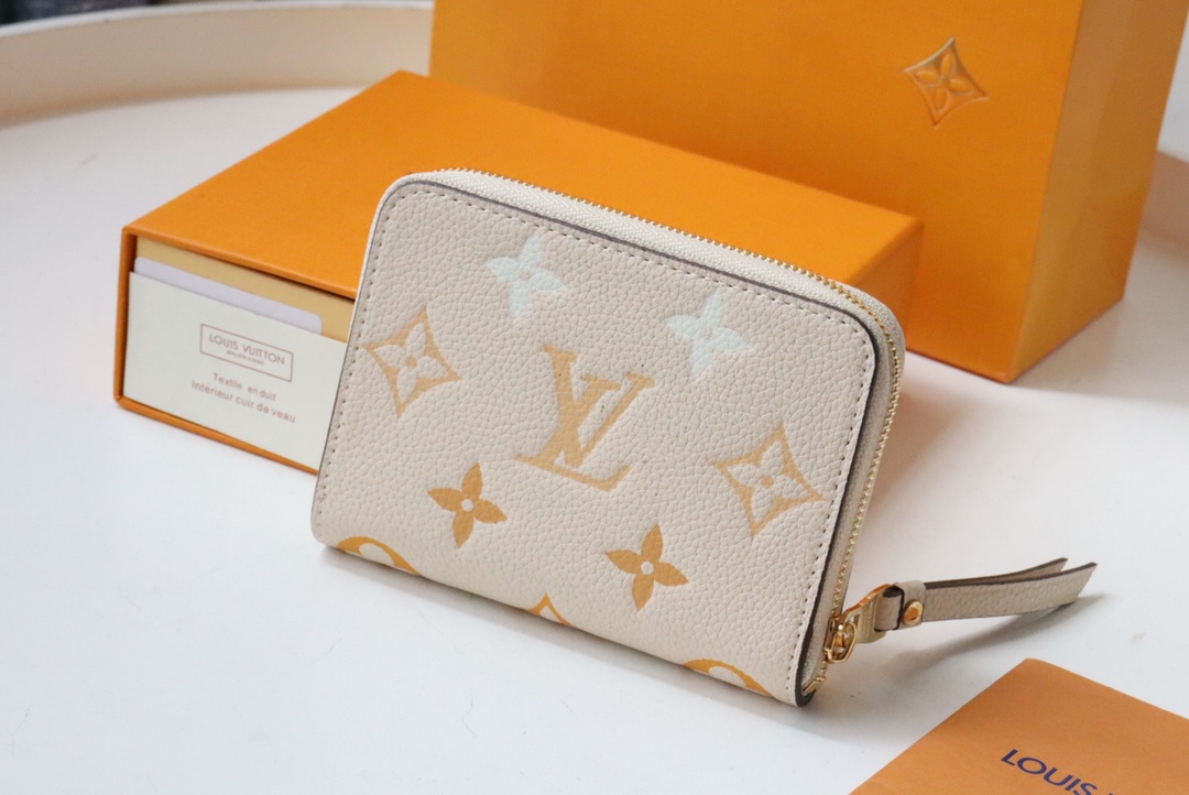 l0vis Vvtt0n zippy coin purse by the pool monogram pattern yellow m80408 11 x 8.5 x 2 cm