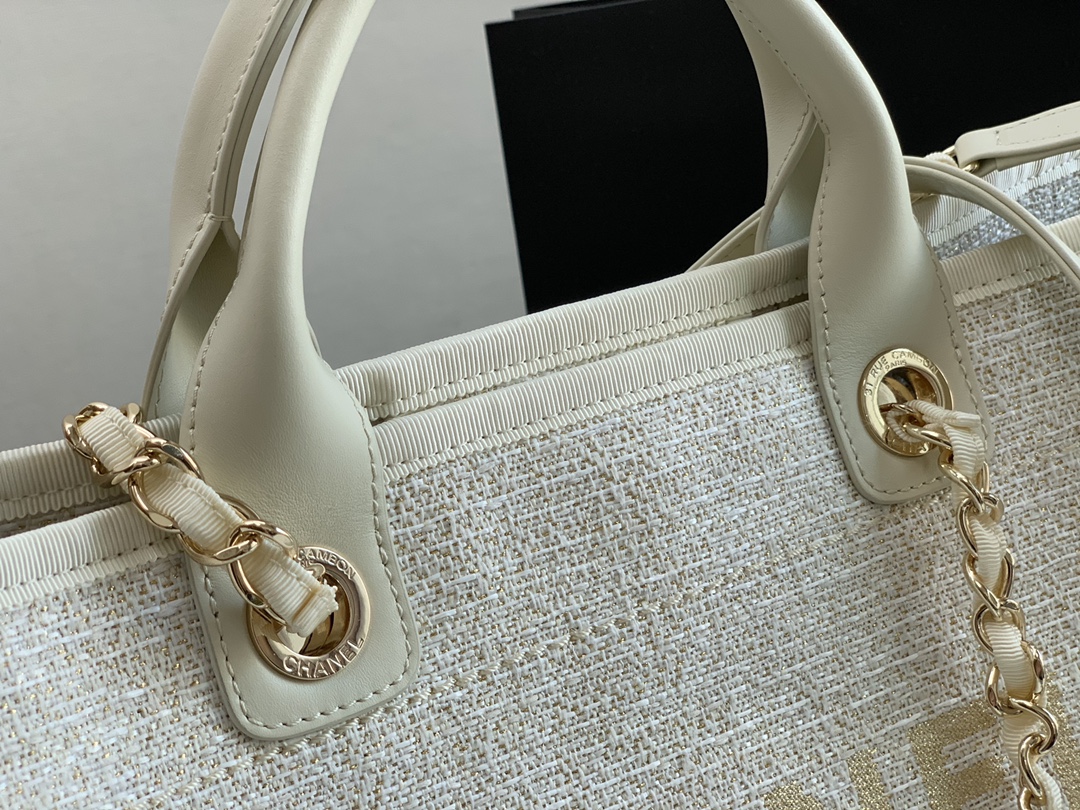 Ch**el deauville tote bag white 38 cm