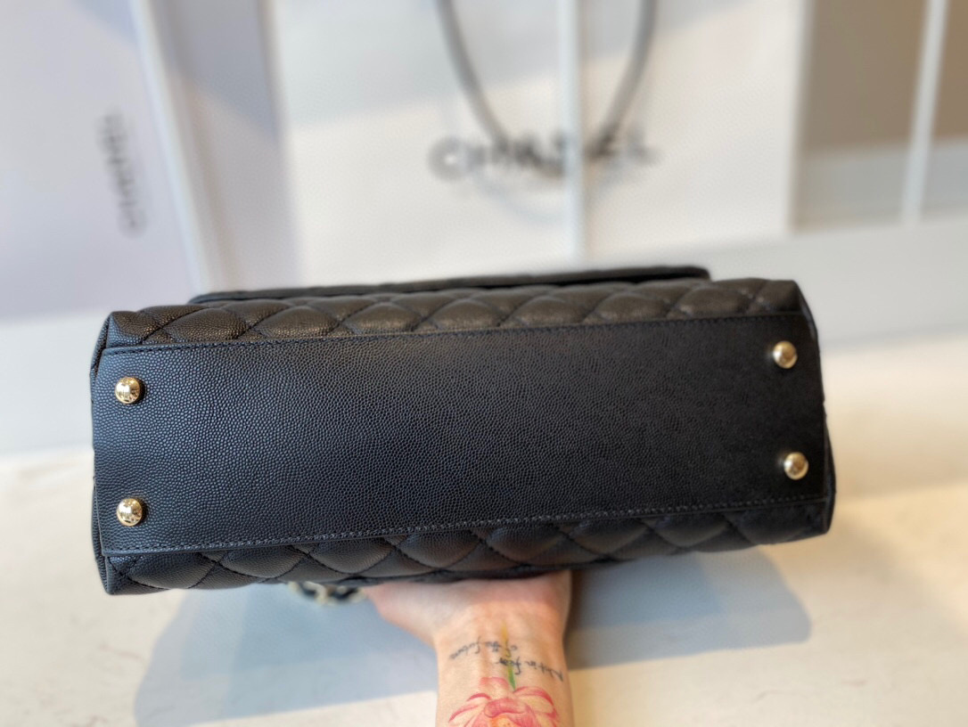 Ch**el small coco handle bag grained leather black a92991 28 cm