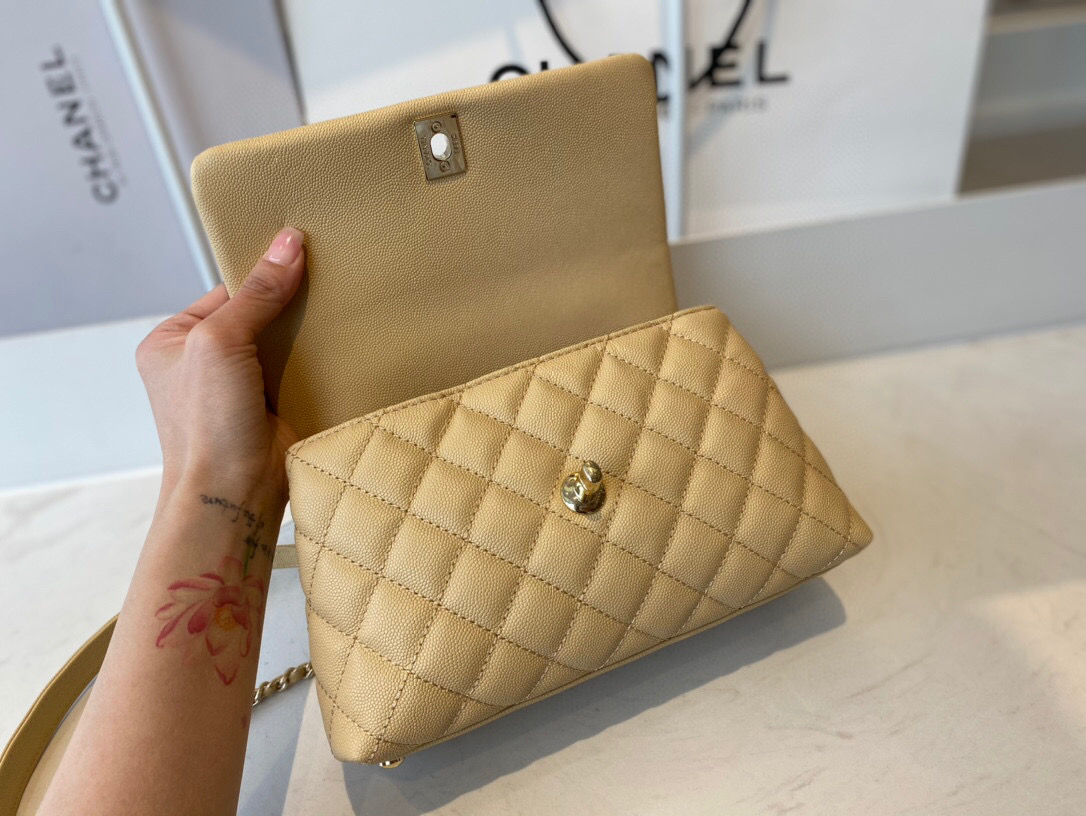 Ch**el mini coco handle bag grained leather light beige a92990 23 cm