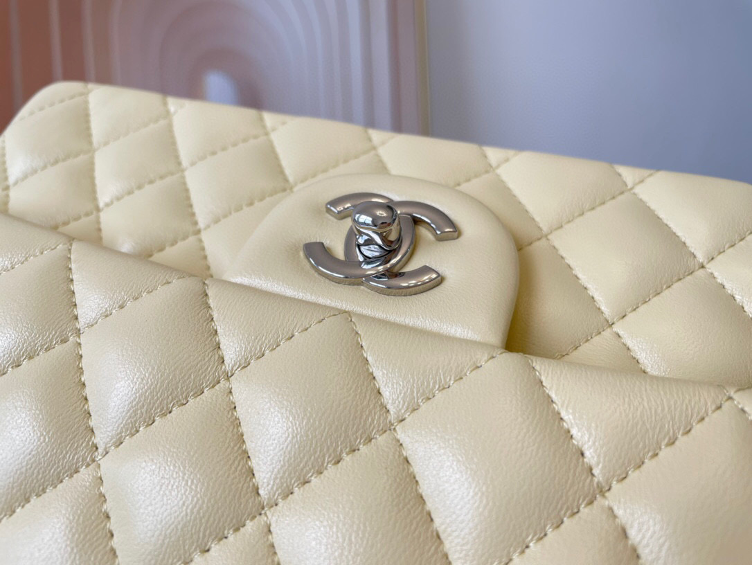 Ch**el classic flap bag creme lambskin sliver chain a01112 25.5cm