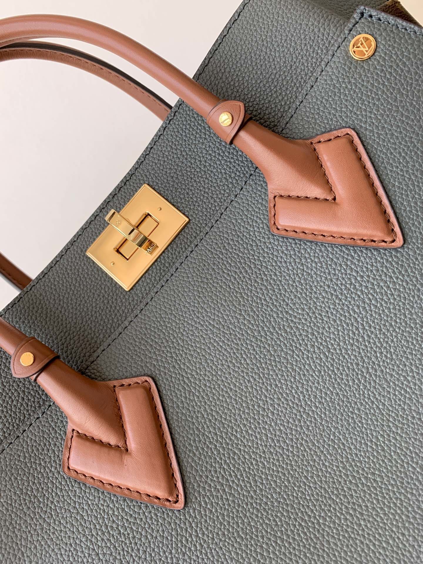 l0vis Vvtt0n on my side mm  canvas dark grey m55302 30.5 x 24.5 x 14 cm