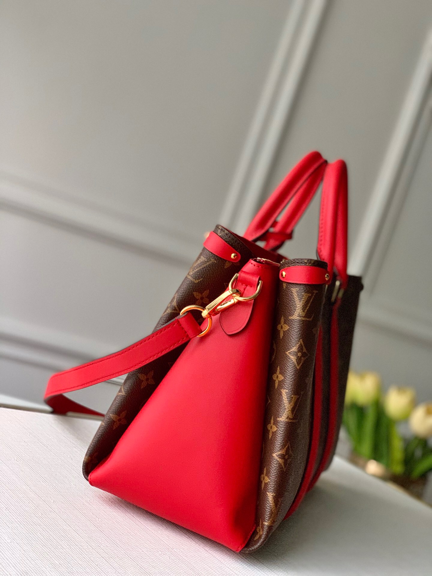 l0vis Vvtt0n soufflot mm monogram canvas and leather cherry red m44817 35 × 24 × 15 cm