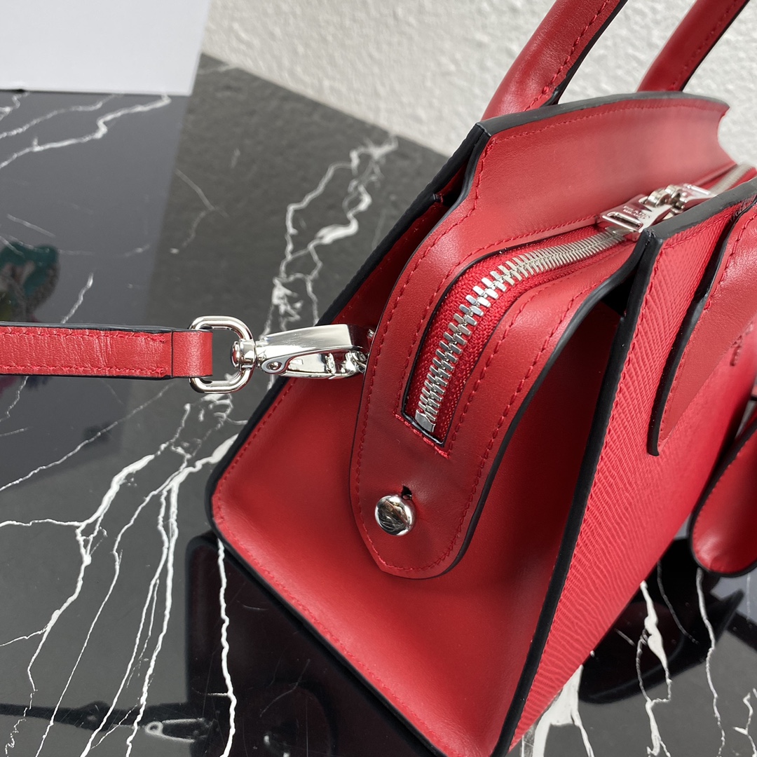 Pra*a saffiano leather monochrome bag fiery red 1ba269 22 x 16.5 x 11.5 cm
