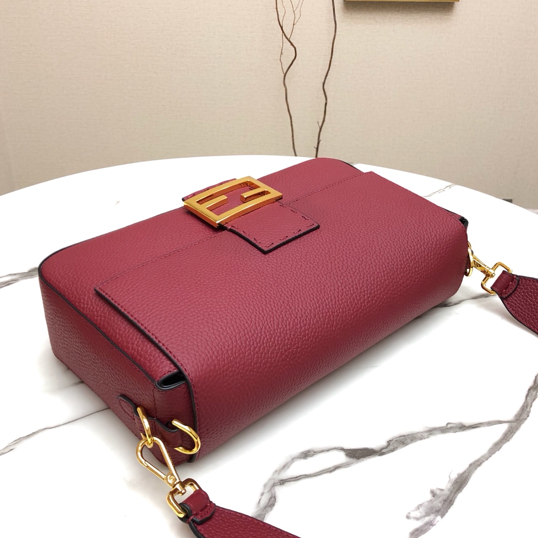 F**di medium 1997 baguette leather burgundy 26 x 14 x 4 cm
