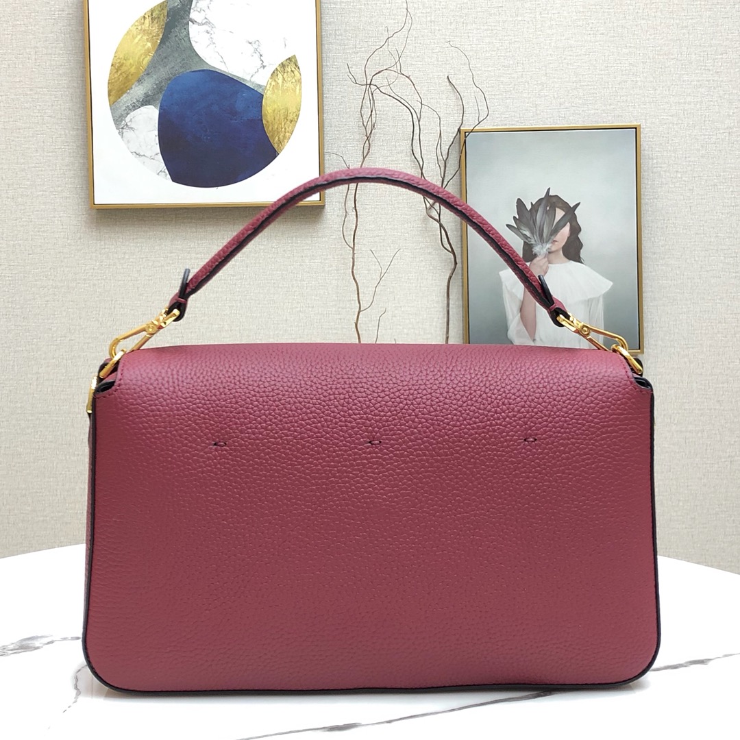 F**di medium 1997 baguette leather burgundy 26 x 14 x 4 cm