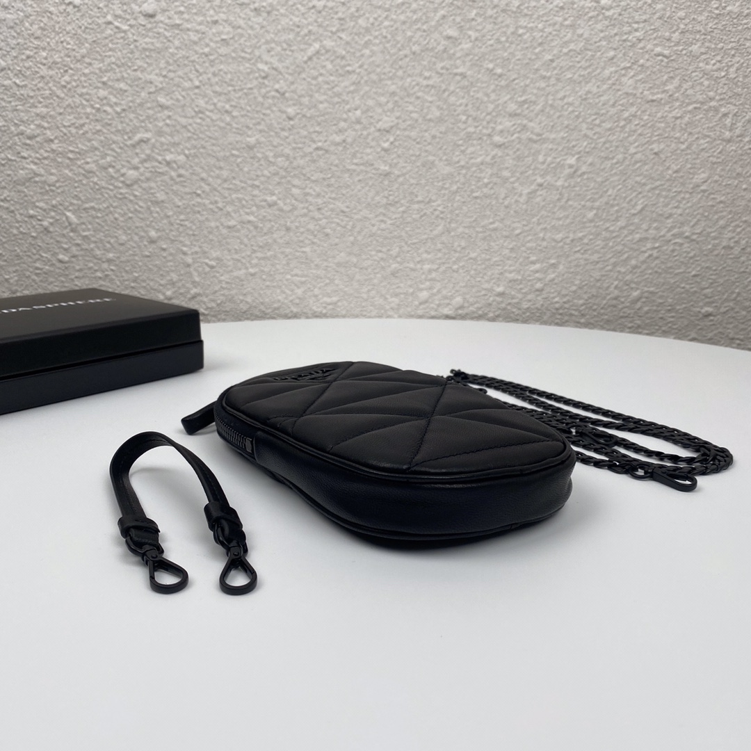 Pra*a mini spectrum quilted nappa leather black 1dh030 10.5 x 18 cm