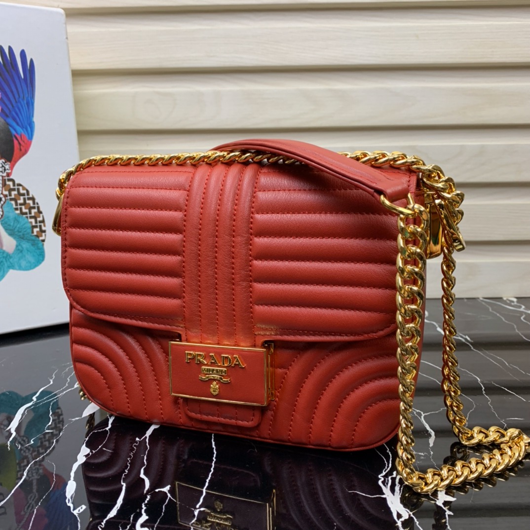 Pra*a diagramme shoulder bag red 1bd227 20.5 x 14 x 5 cm