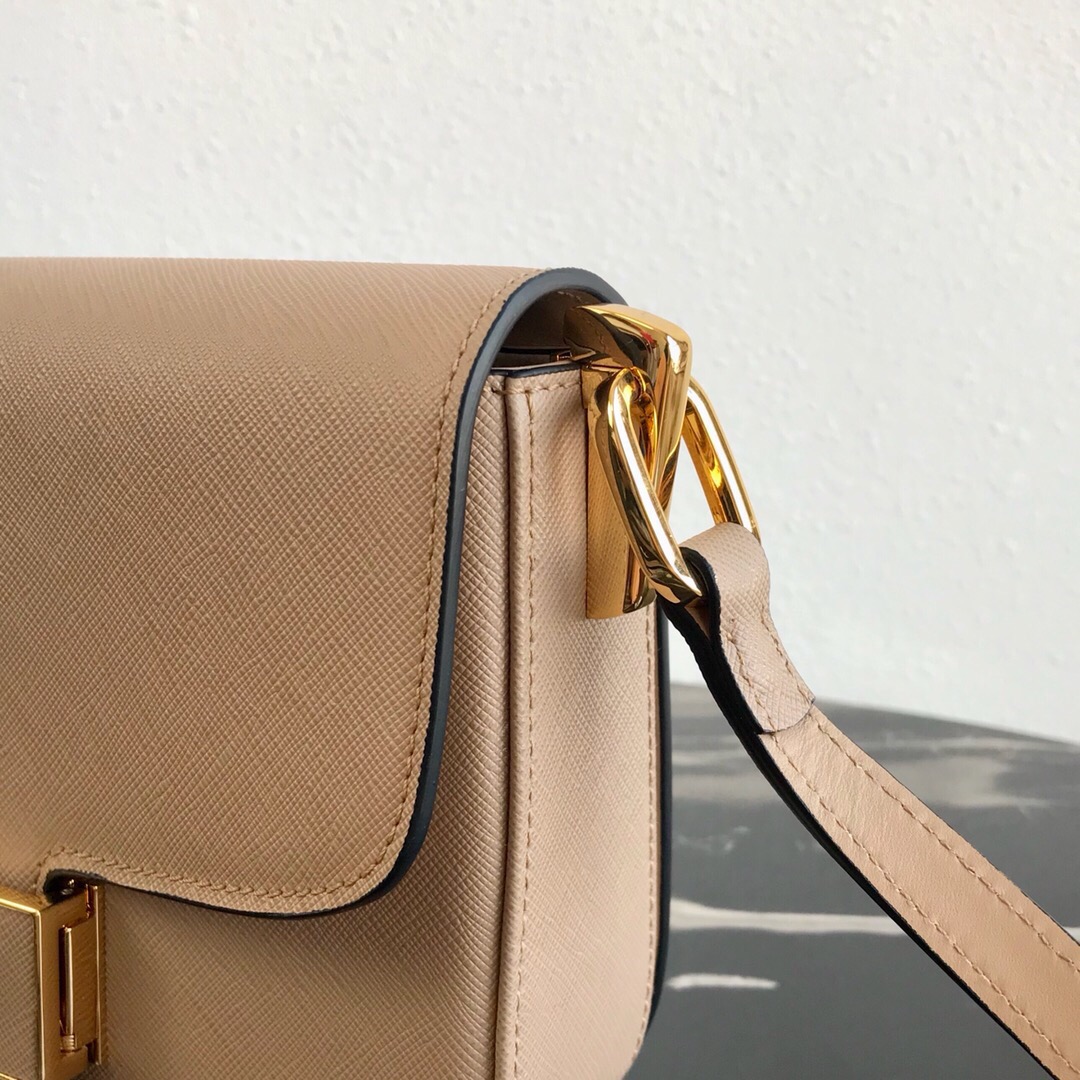 Pra*a saffiano leather emblème bag light beige 1bd217 20.5 x 14 x 5 cm