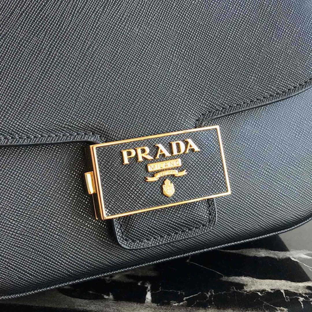 Pra*a saffiano leather emblème bag black 1bd217 20.5 x 14 x 5 cm