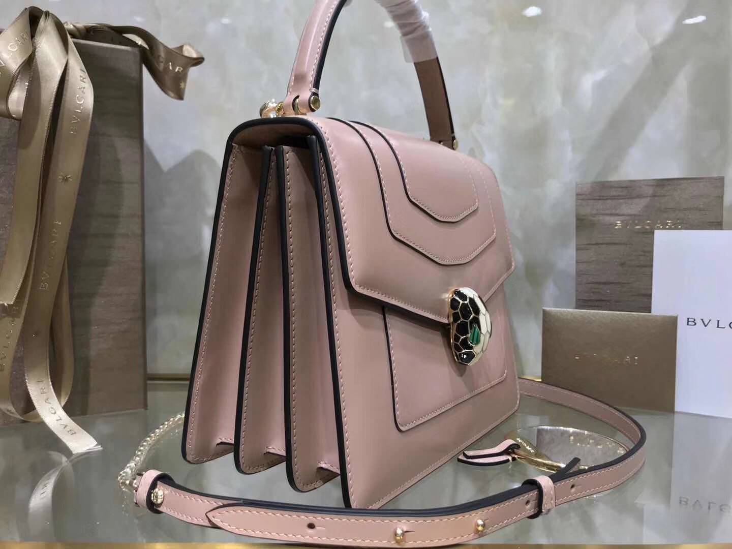 Bv1g*ai serpenti forever crossbody bag leather pink beige 280165 20 x 16 x 9 cm