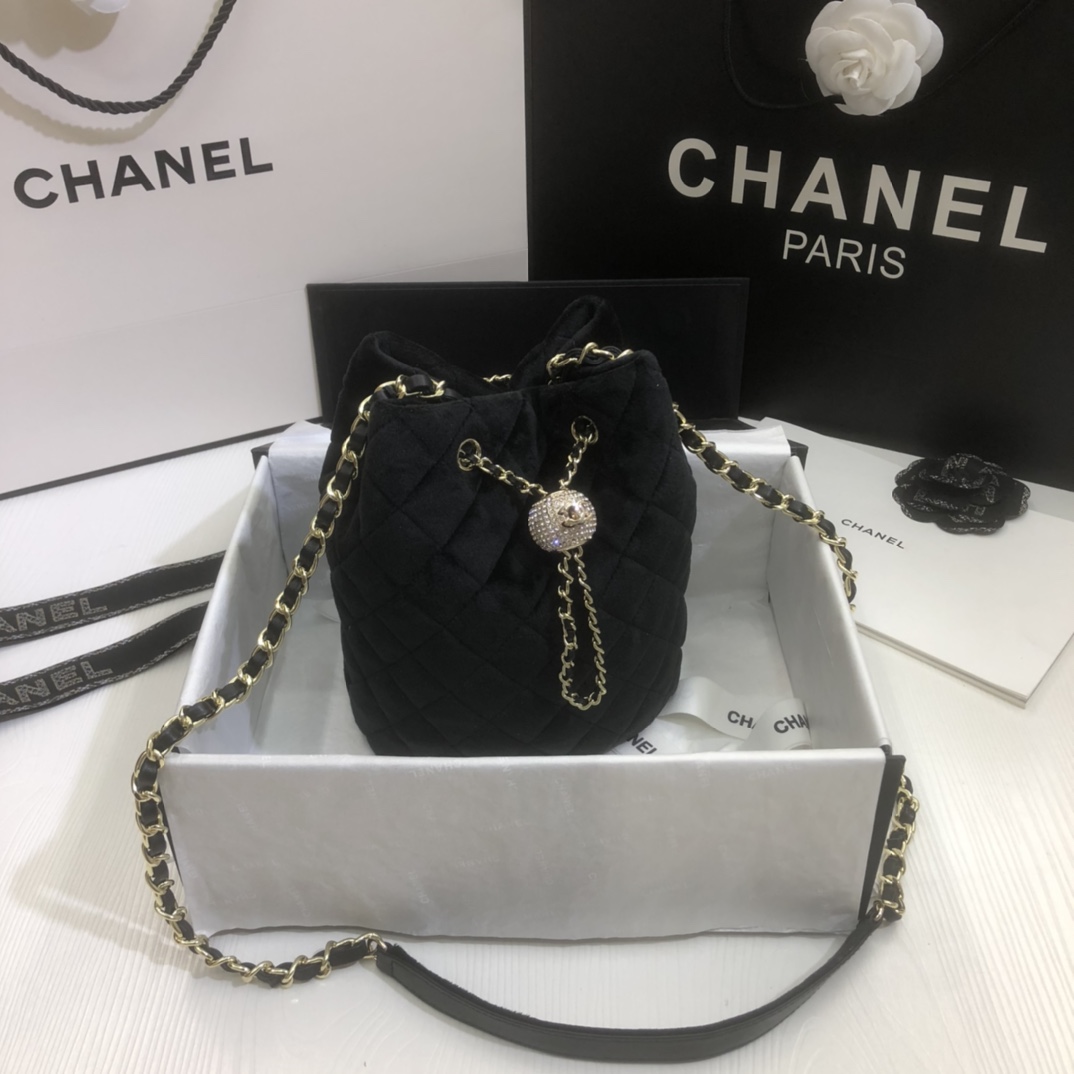 Ch**el strass drawstring bucket bag velvet black as1894 19 x 13 x 13 cm