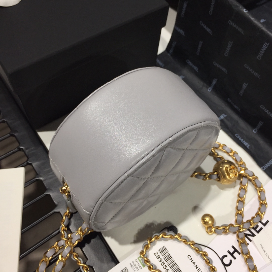 Ch**el round charm chain clutch leather grey as1449 12 x 12 x 4.5 cm