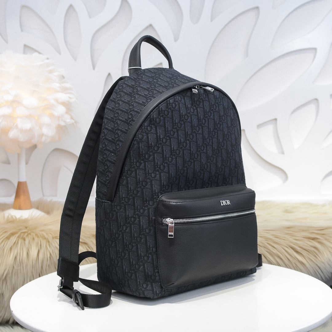 D10r oblique jacquard backpack black 30 x 42 x 15 cm