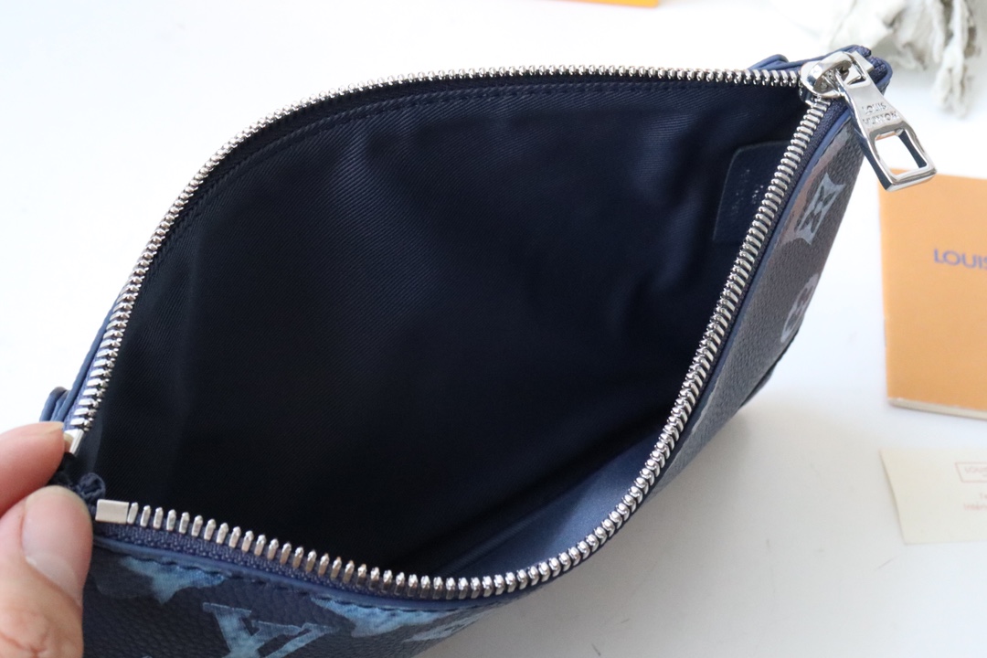 l0vis Vvtt0n trio messenger monogram printed grained leather m57840 25 x 18.5 x 7 cm