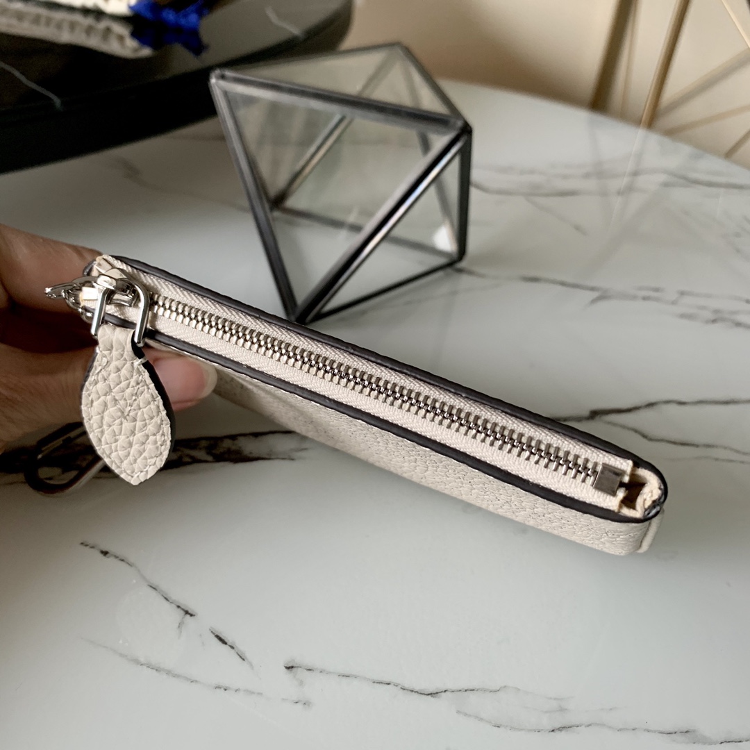 l0vis Vvtt0n key pouch mahina leather monogram pattern white m69508 13.8 x 9 x 1.5 cm