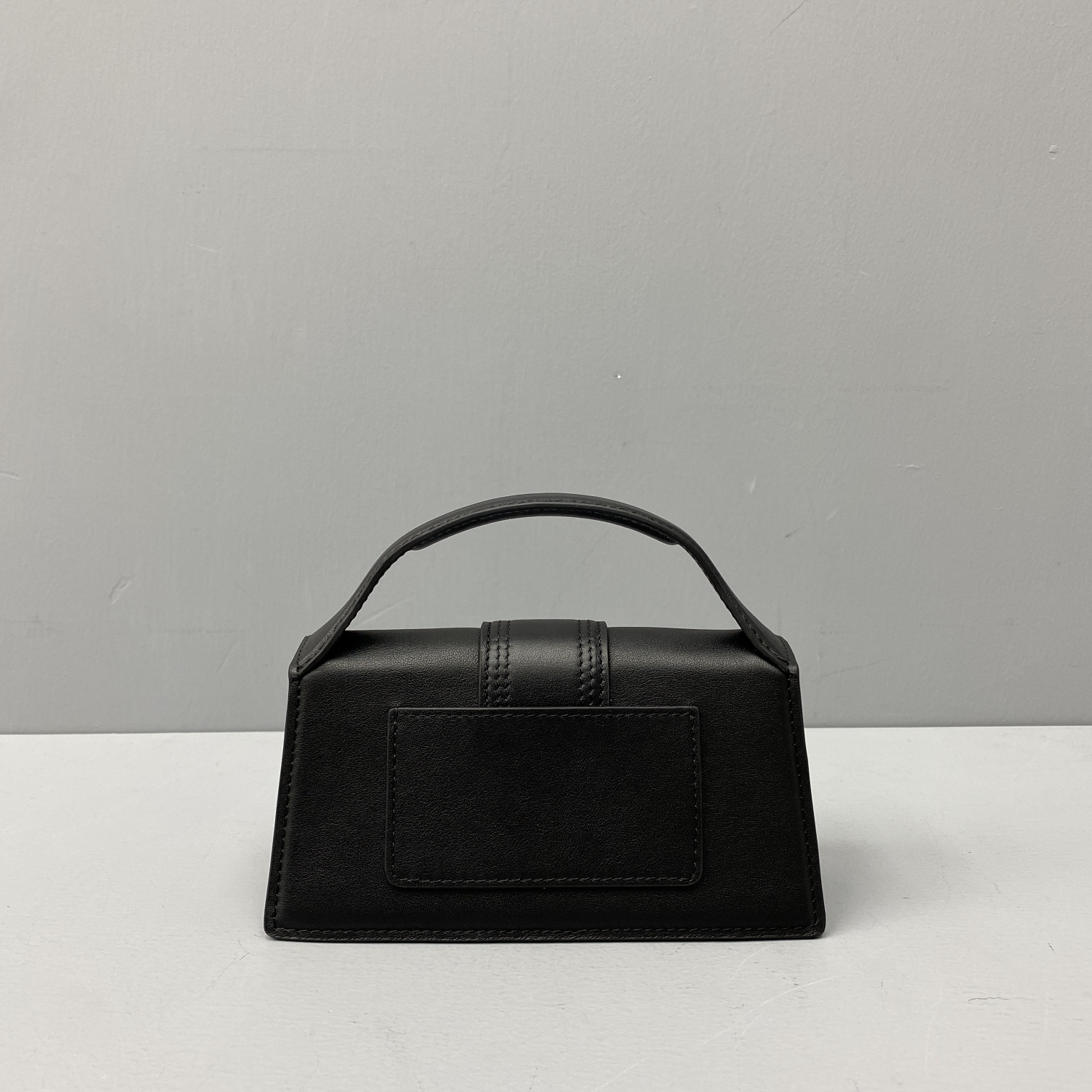 JACQUEMUS SMALL Le Bambino Leather Black 213BA06 18 x 6 x 7 cm