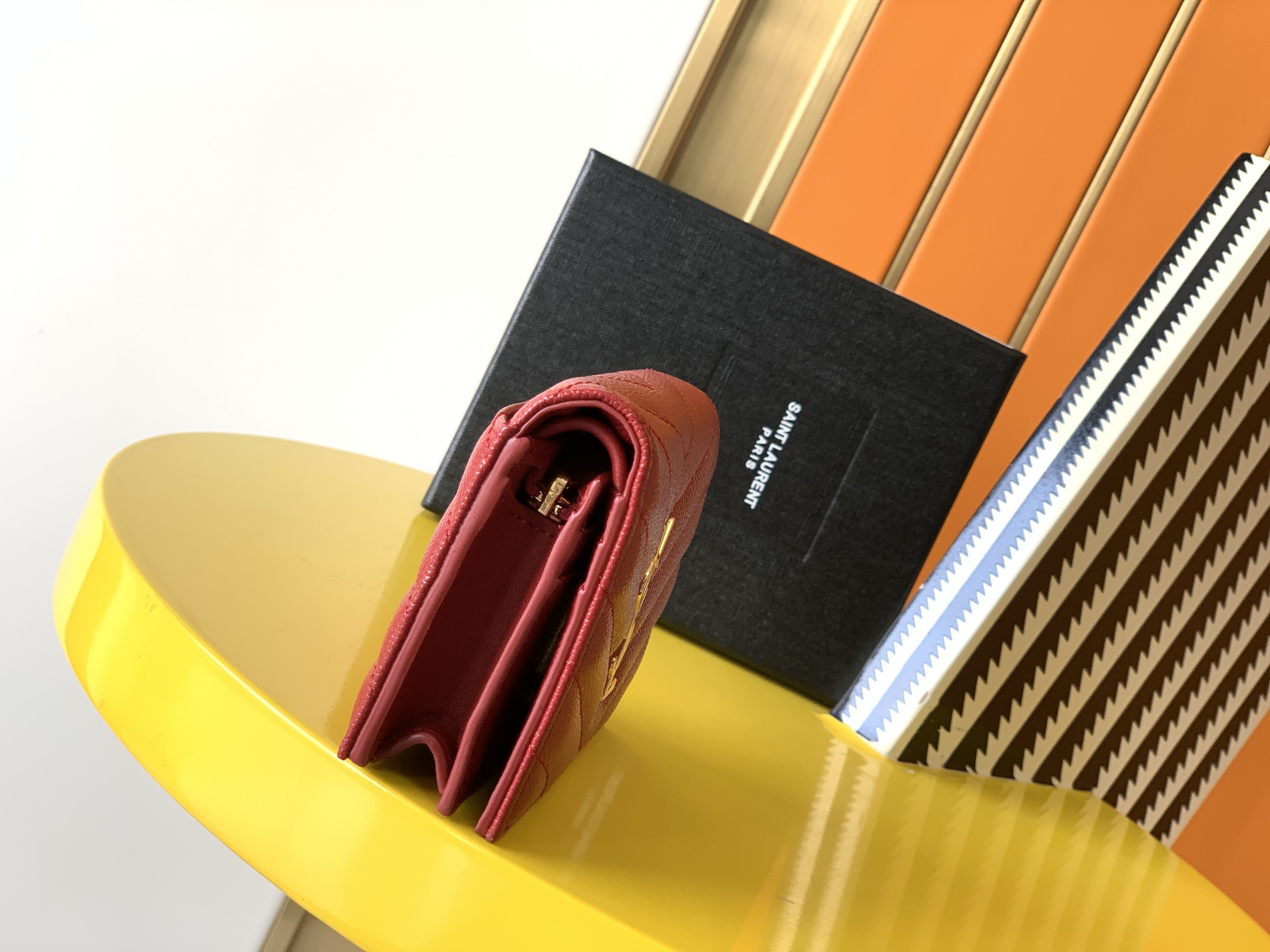 Y51 monogram card case in grain de poudre embossed leather red 530841 11 x 8.5 x 3 cm