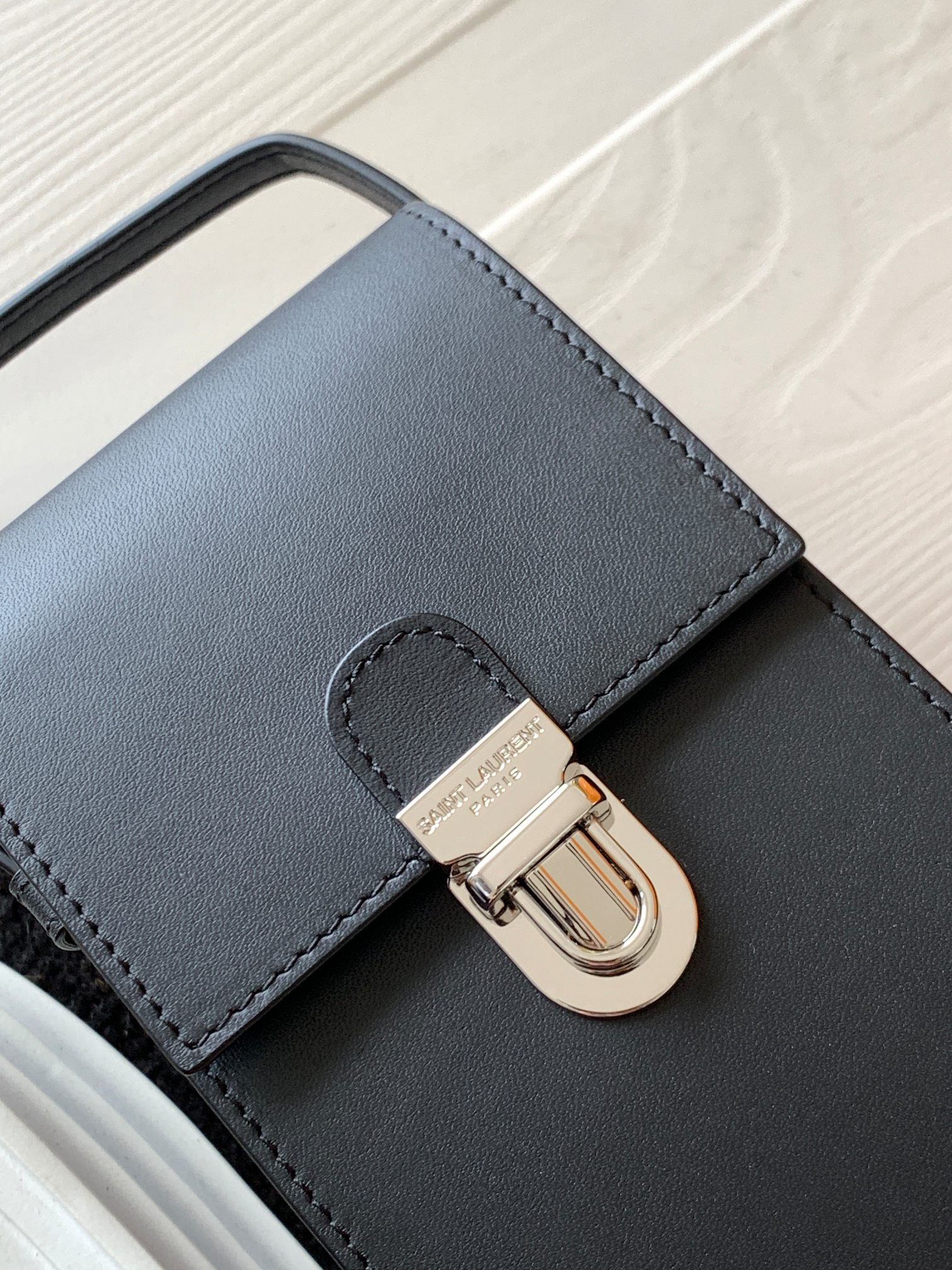 y51 tuc phone pouch with strap in S*pple calfskin black 6677182 9 x 3.5 x 18 cm