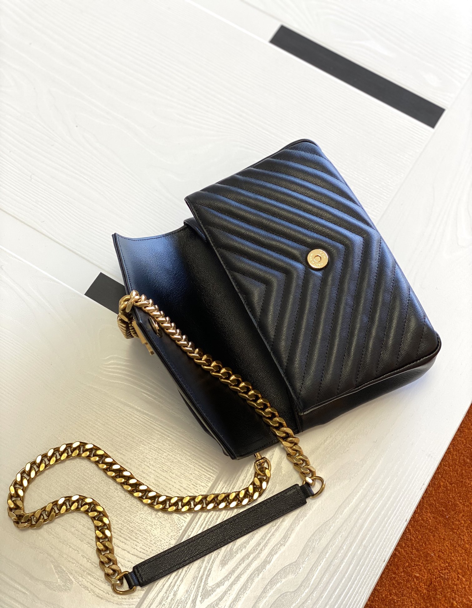 Y51 medium college in quilted leather golden metal black 600279 24 x 17 x 6.5 cm