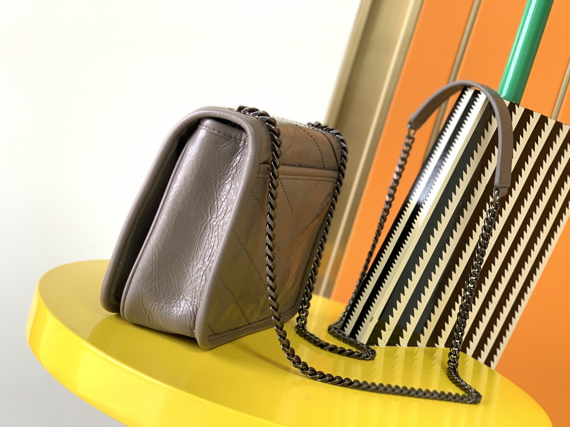 Y51 niki quilted crossbody bag leather grey 583103 19 x 15 x 6 cm