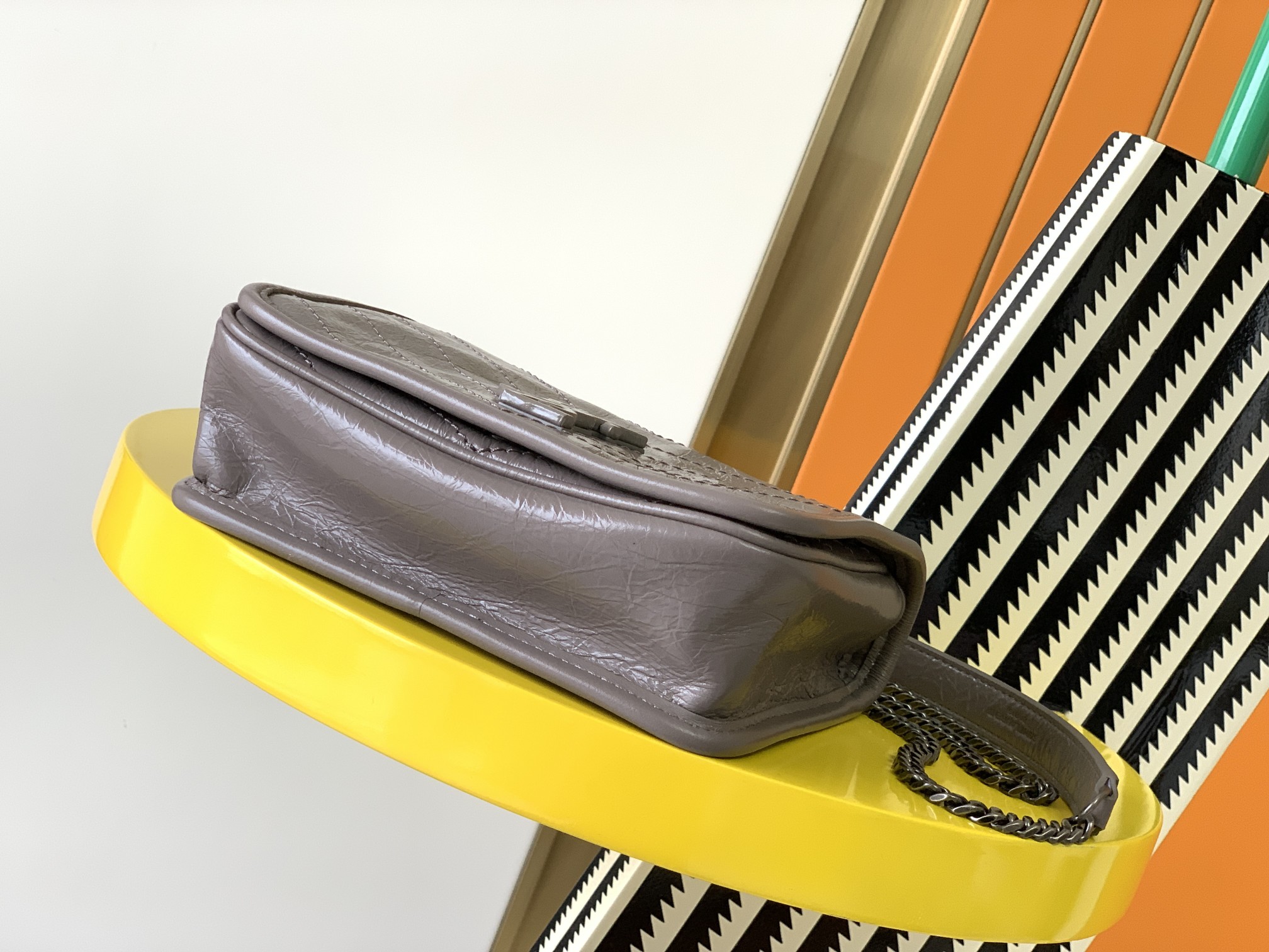 Y51 niki quilted crossbody bag leather grey 583103 19 x 15 x 6 cm