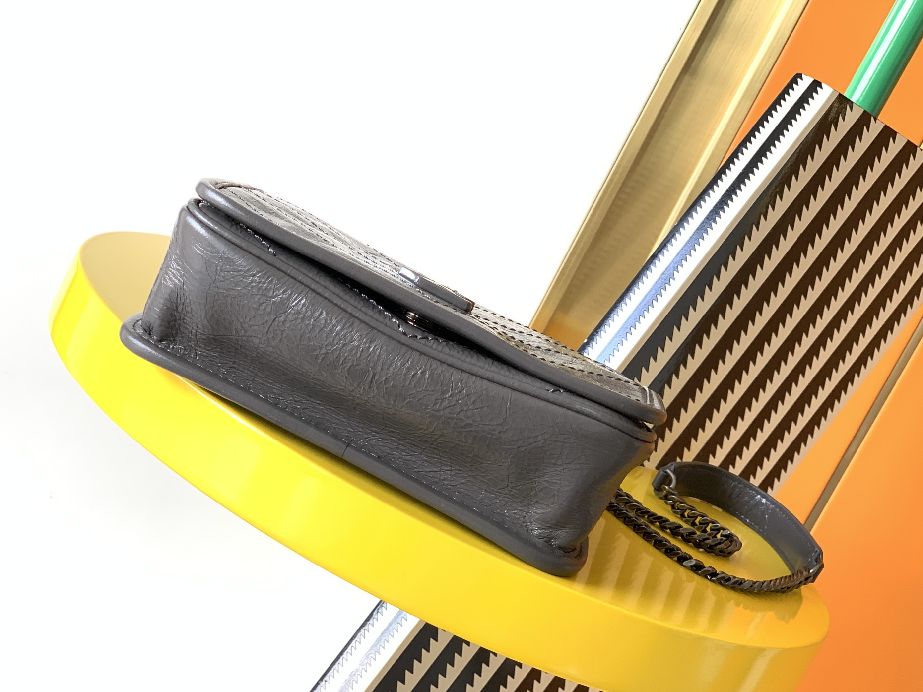 Y51 niki quilted crossbody bag leather dark grey 583103 19 x 15 x 6 cm