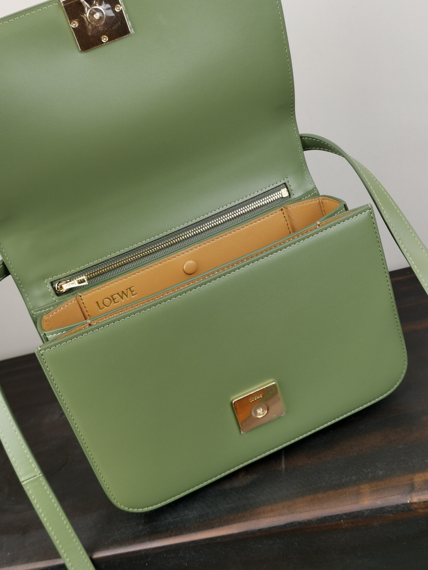 L0ew* medium goya bag silk calfskin avocado green a896n01x03 22.5 x 16.5 x 6.5 cm