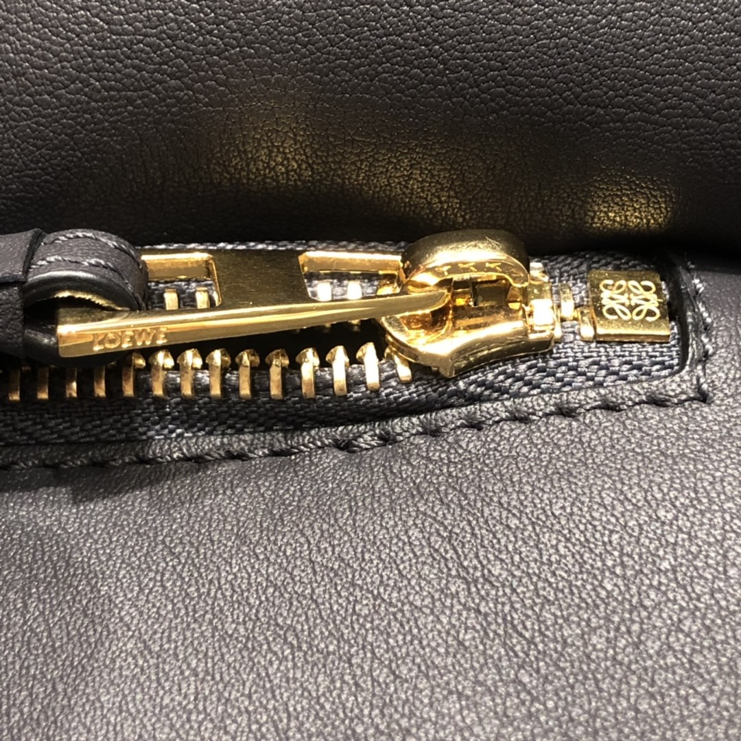 L0ew* medium puzzle bag classic calfskin gold metal white/pastel blue 322.30js20 29 x 18 x 12 cm