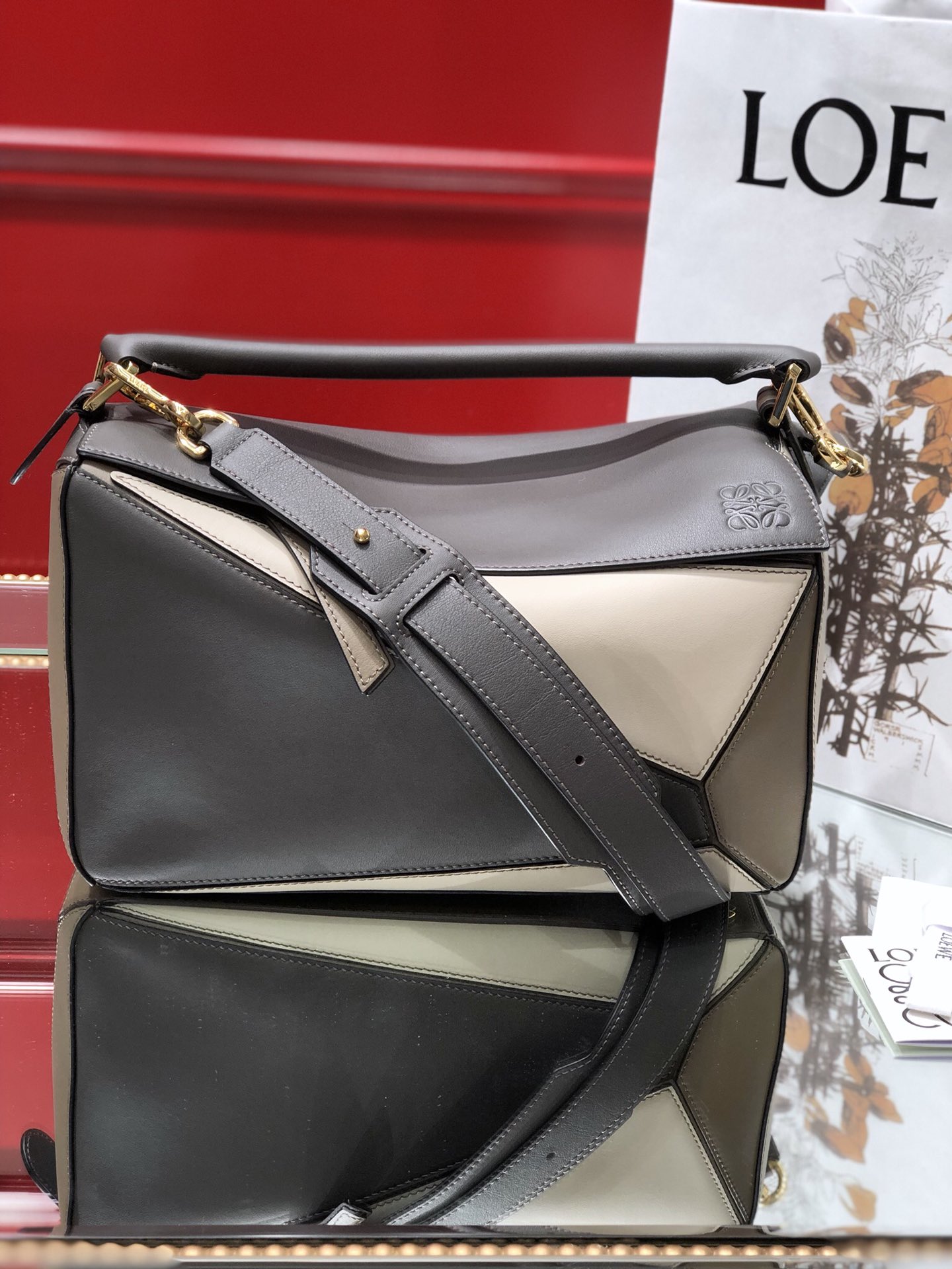 L0ew* medium puzzle bag classic calfskin gold metal  grey/white 322.30js20 29 x 18 x 12 cm