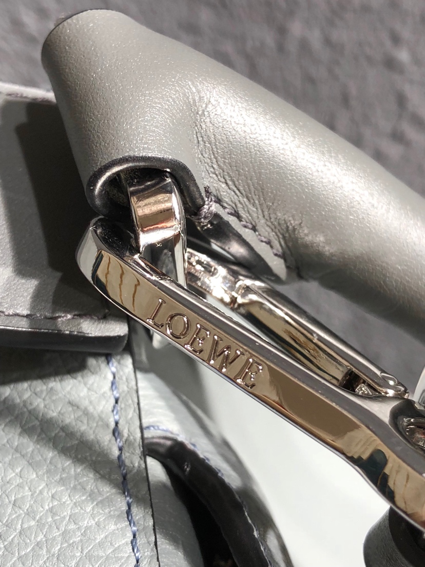 L0ew* large puzzle edge bag grained calfskin grey b510140x01 35 × 17 × 24 cm