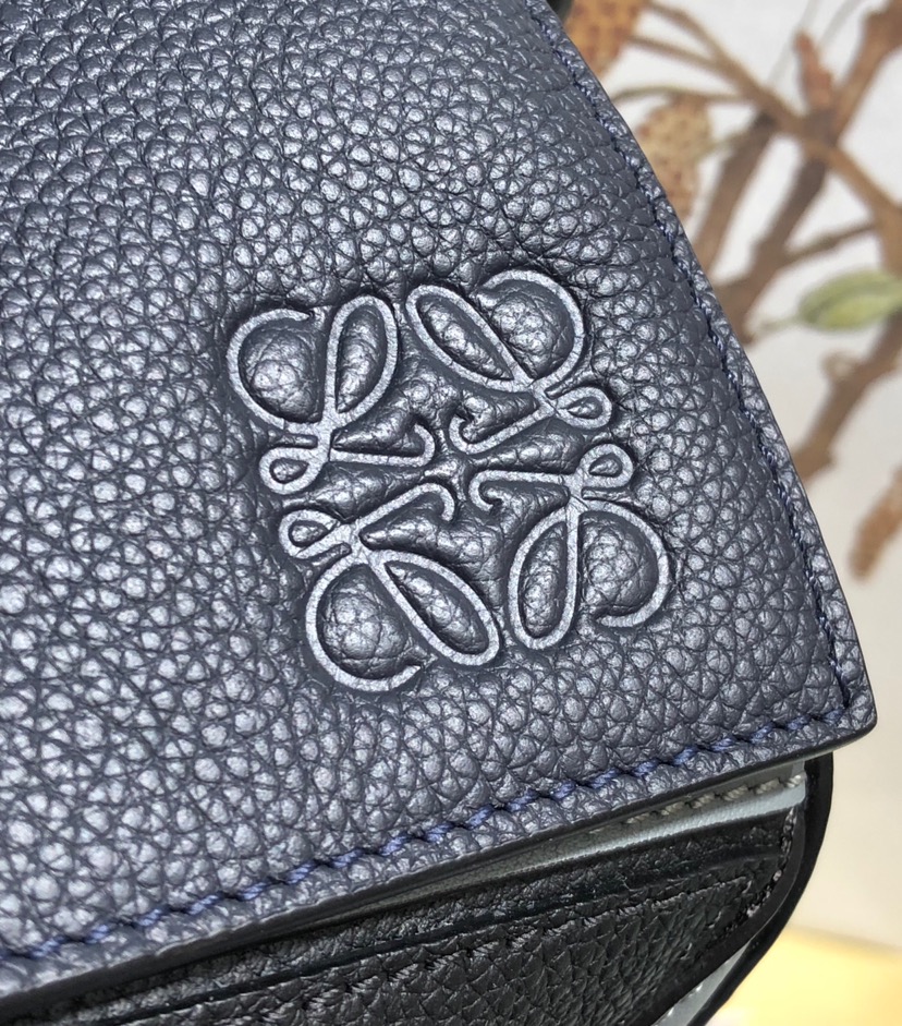 L0ew* large puzzle edge bag grained calfskin ocean/neon green b510140x01 35 × 17 × 24 cm