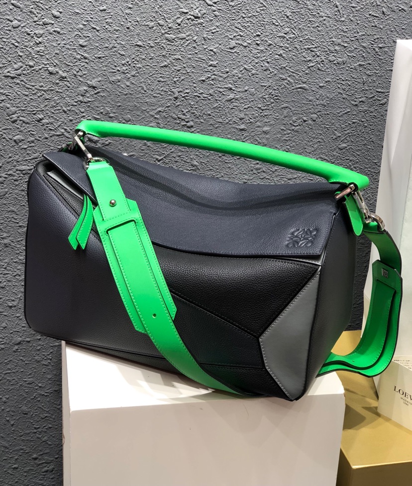 L0ew* large puzzle edge bag grained calfskin ocean/neon green b510140x01 35 × 17 × 24 cm